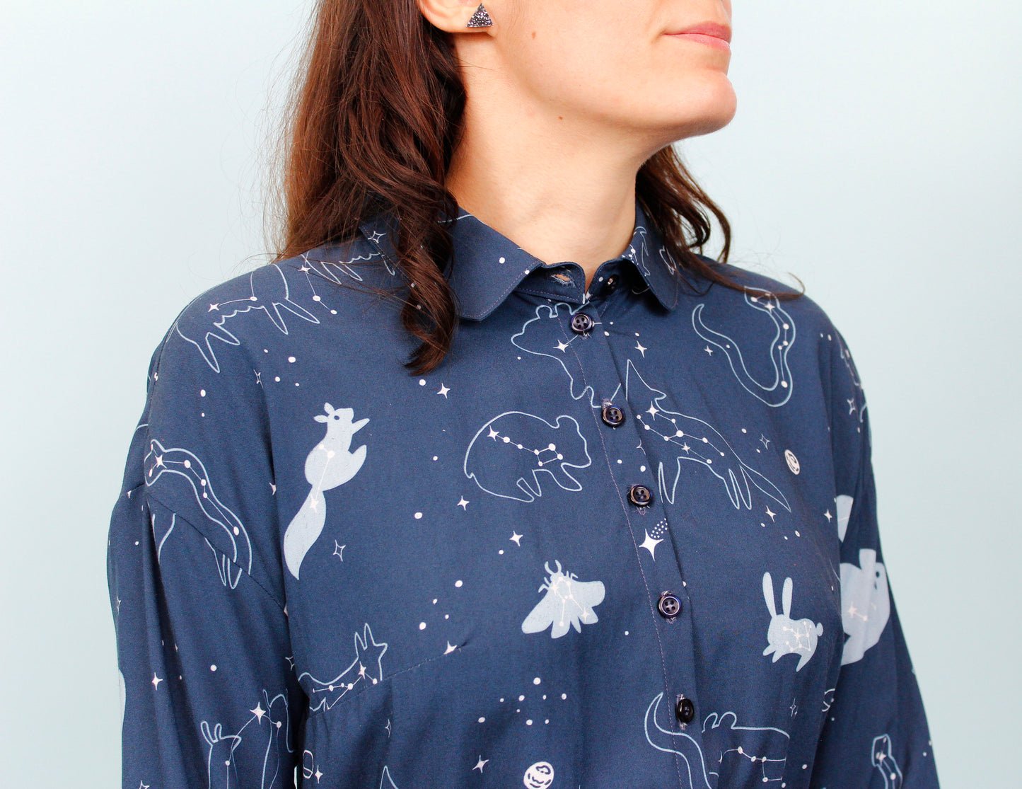 Camicia Laura - camicia a maniche lunghe con colletto, stampa Starry Animals