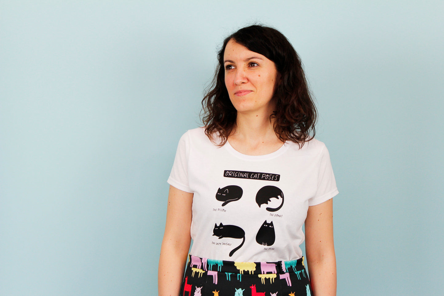 T-shirt bianca di cotone - Original Cat Poses, gatti illustrati nelle loro pose preferite