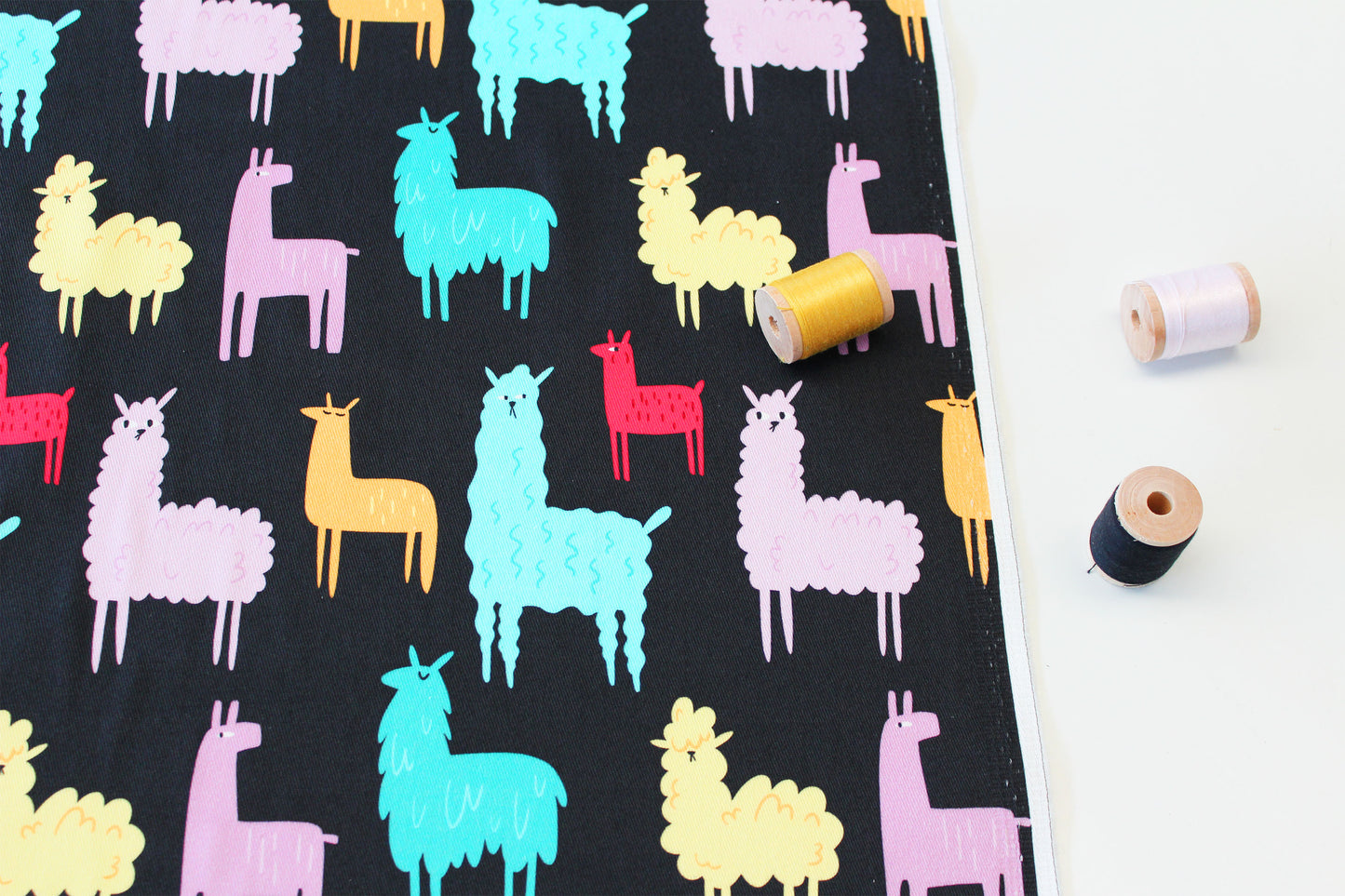 Tessuto twill di cotone elasticizzato - Funky Llamas