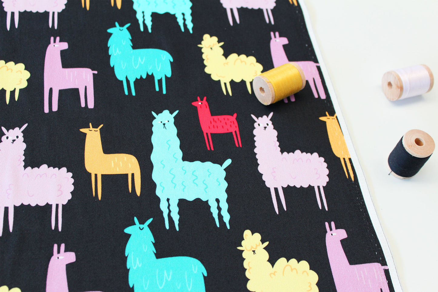 Tessuto twill di cotone elasticizzato - Funky Llamas