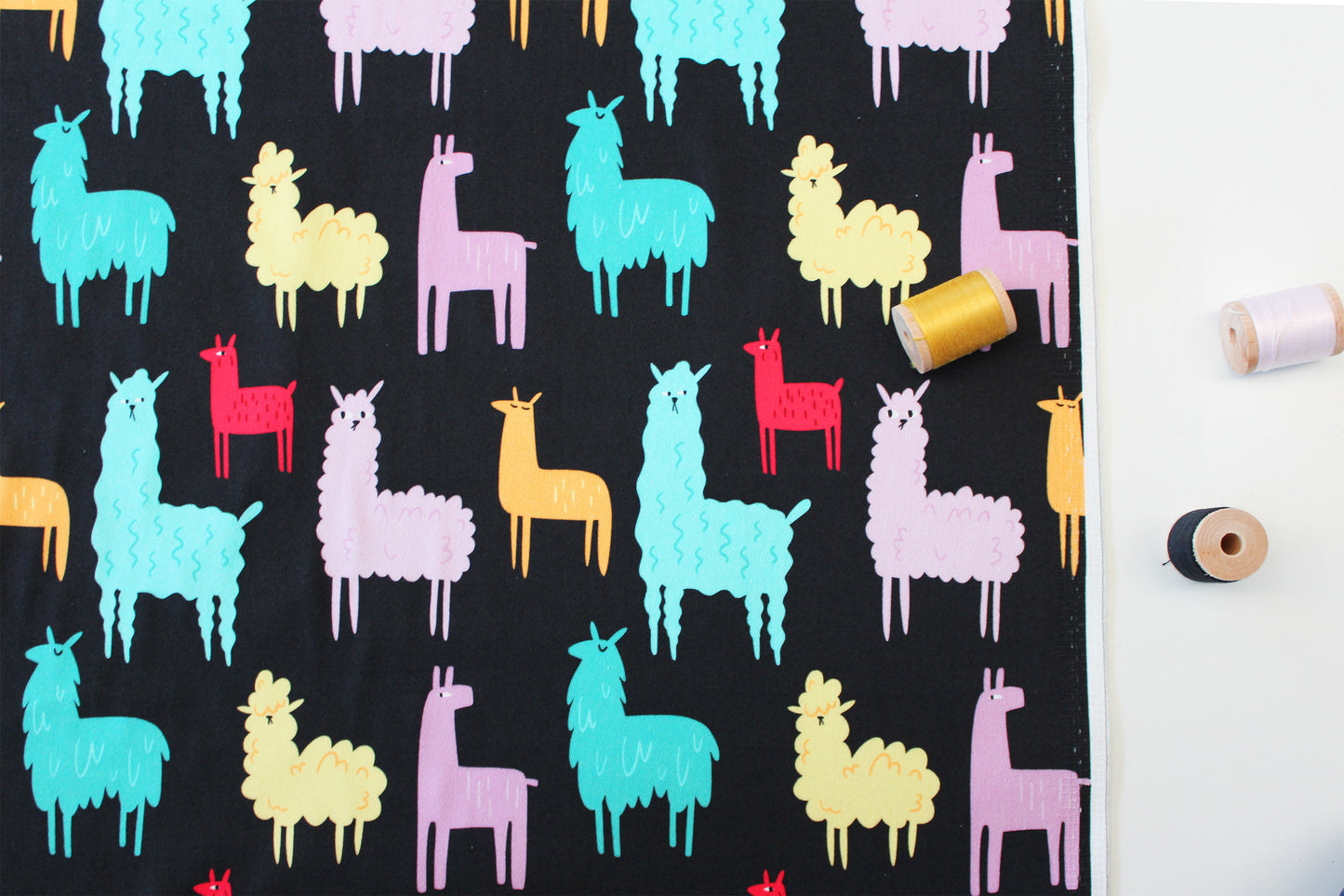 Tessuto twill di cotone elasticizzato - Funky Llamas