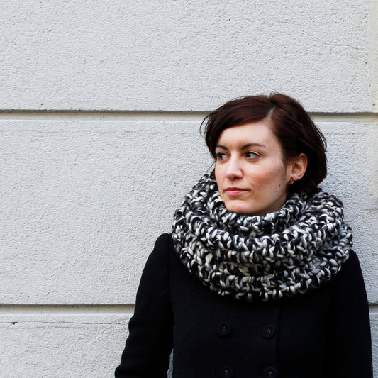 CHUNKY CROCHET INFINITY SCARF (SUPER WARM AND EASY!!!) // FREE PATTERN + TUTORIAL