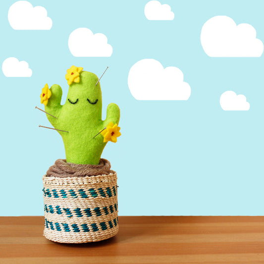 DIY FELT CACTUS PINCUSHION! // TUTORIAL + DOWNLOAD