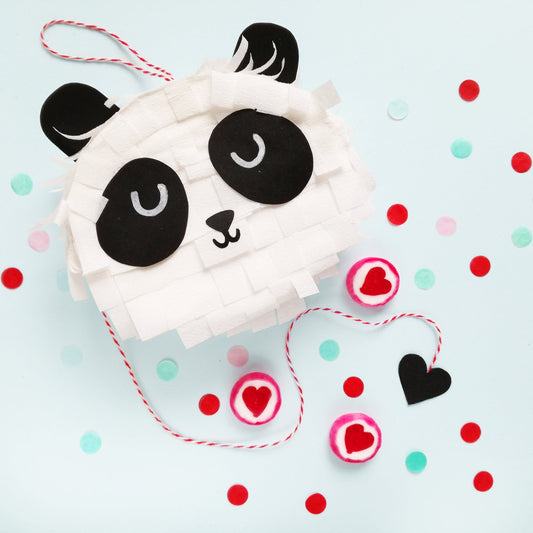 DIY LITTLE PANDA PIÑATA