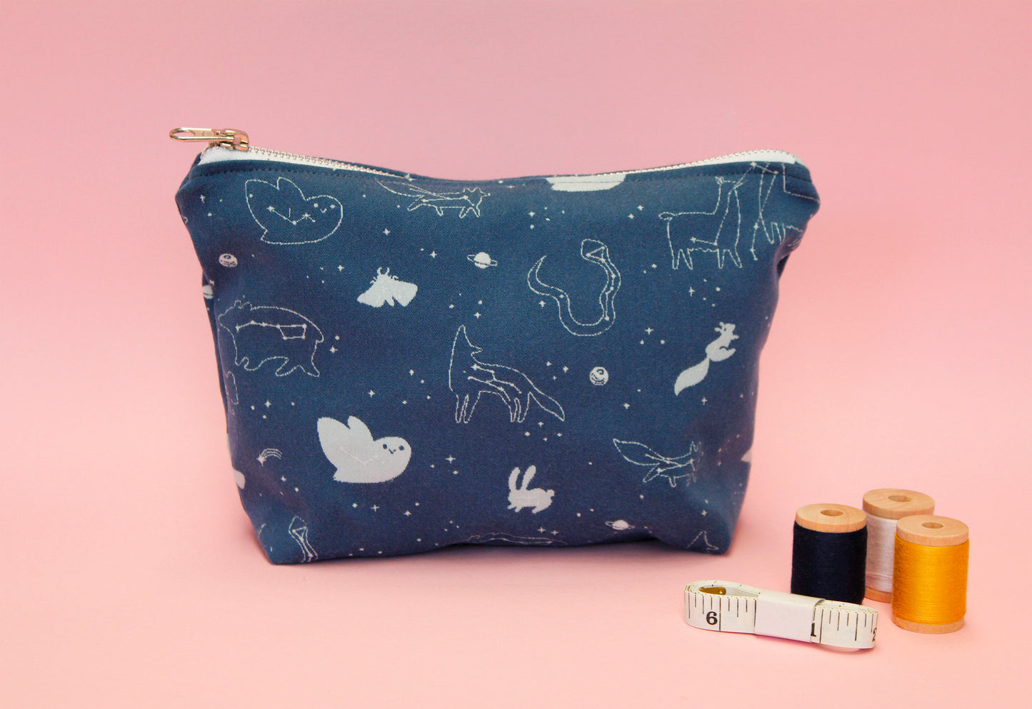 Astuccio portatutto in tessuto jacquard blu con cerniera, stampa Starry Night - due misure disponibili