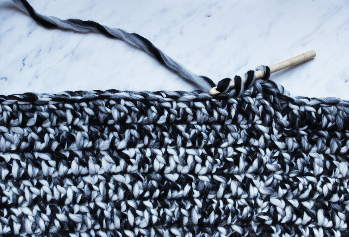 chunky-crochet-infinity-scarf-step-2